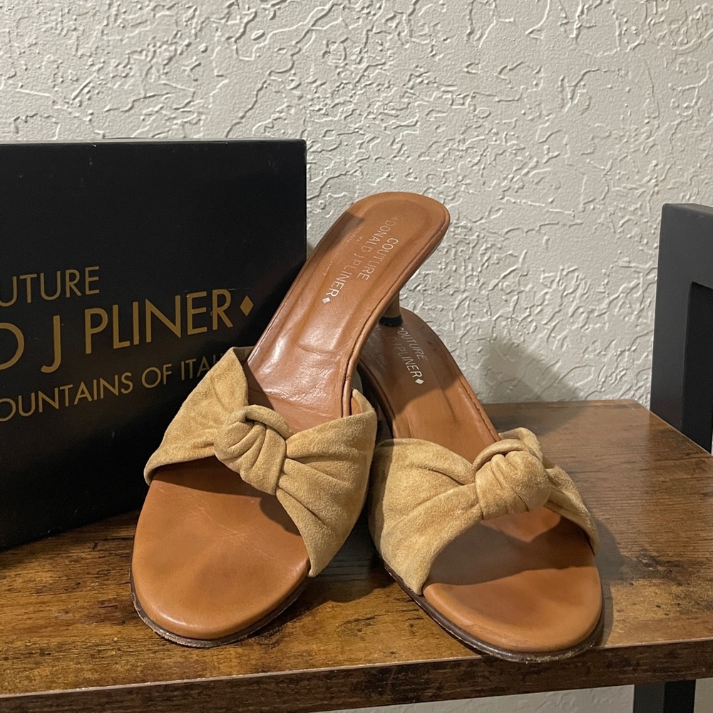 Donald J Pliner Camel Color Suede Heels Sz. 10